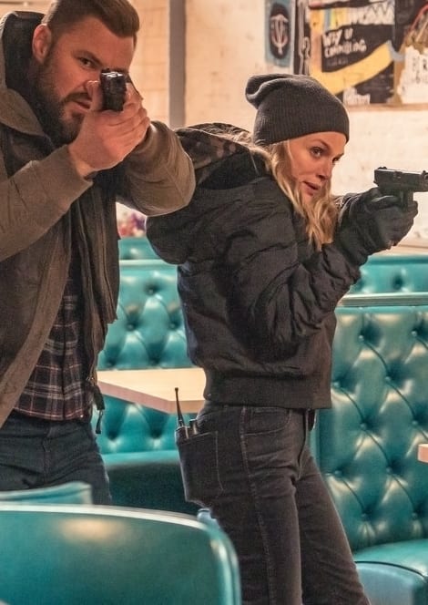 Guns at the Ready - Chicago PD Season 7 Episode 11