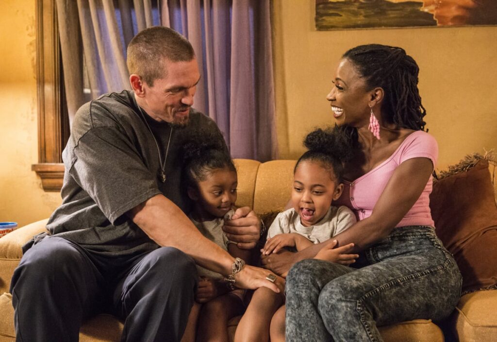 Happy Times - Shameless Season 9 Episode 2