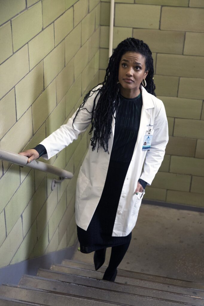 Helen in Charge  - New Amsterdam Season 2 Episode 11