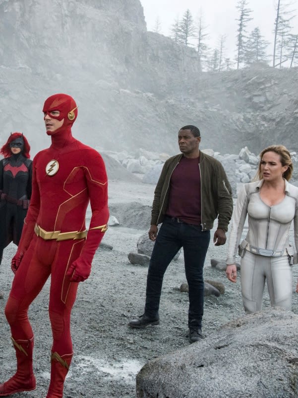 Heroes - Arrow Season 8 Episode 8
