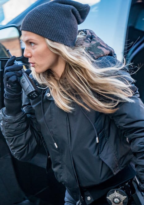 Jumping Into Action - Chicago PD Season 7 Episode 11