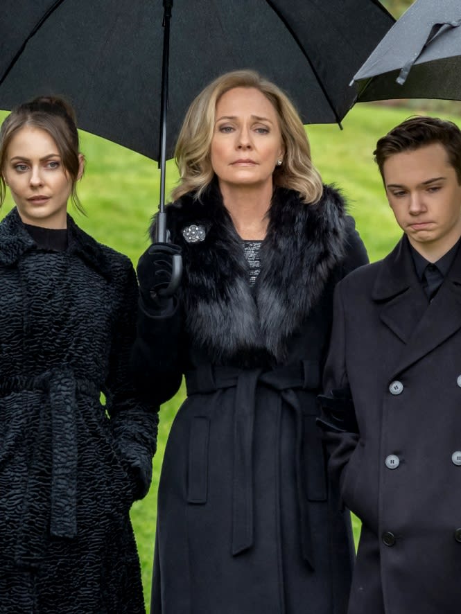 Queens - Arrow Season 8 Episode 10