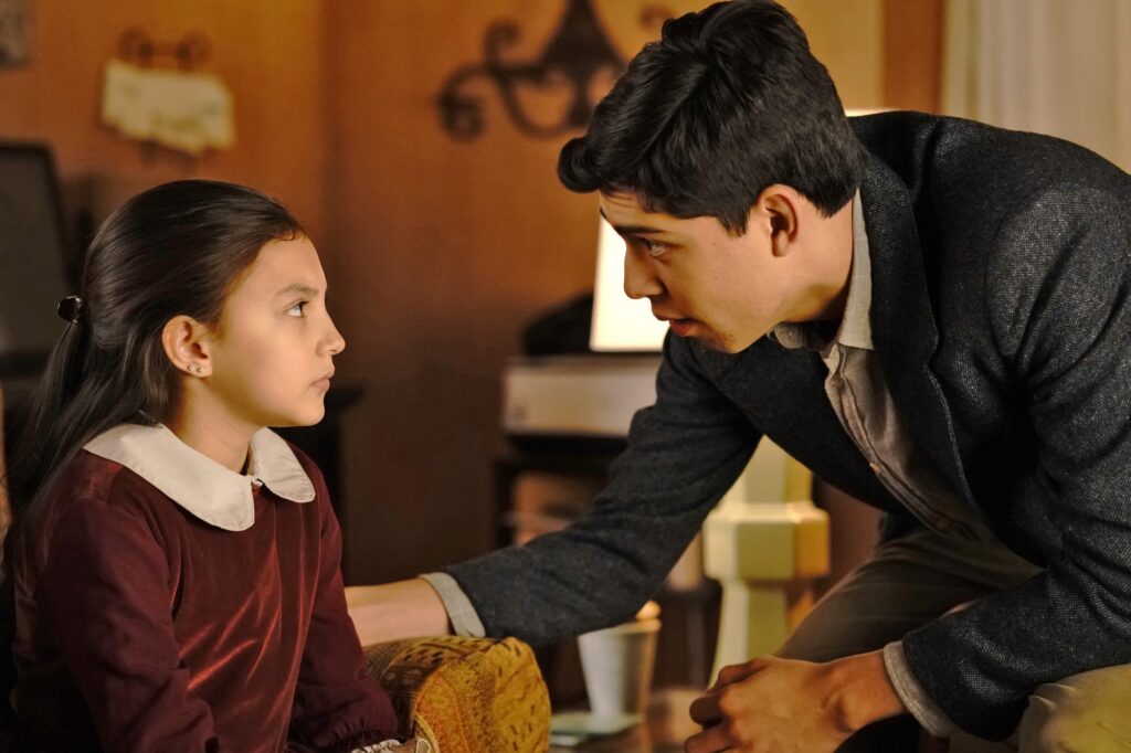 The Caretakers - Party of Five Season 1 Episode 1
