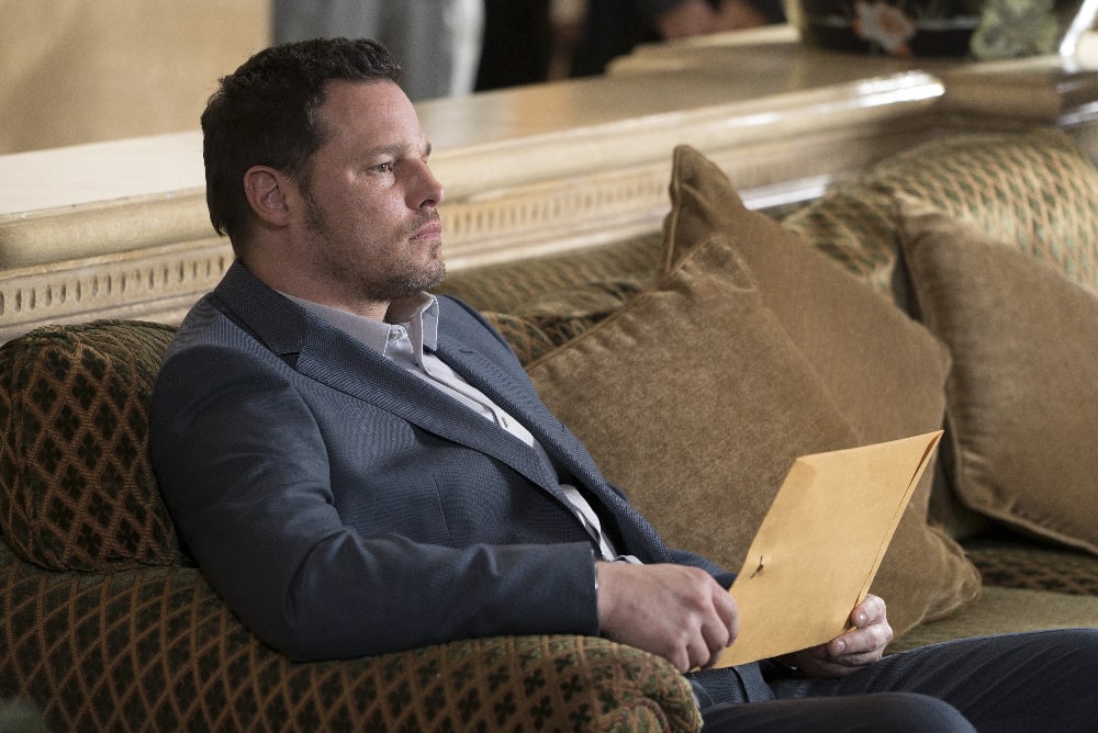 What's In The File? - Grey's Anatomy Season 13 Episode 23