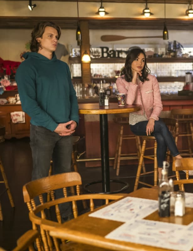 Ace and Bess - Nancy Drew Season 1 Episode 14