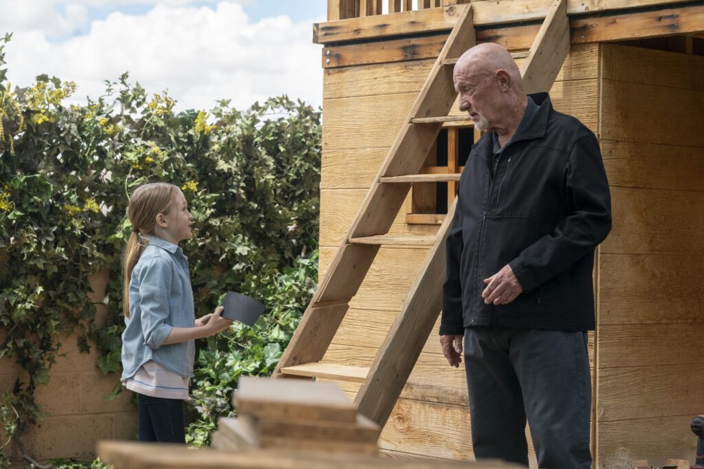 Mike and Kaylee Build a Treehouse - Better Call Saul Season 5 Episode 2