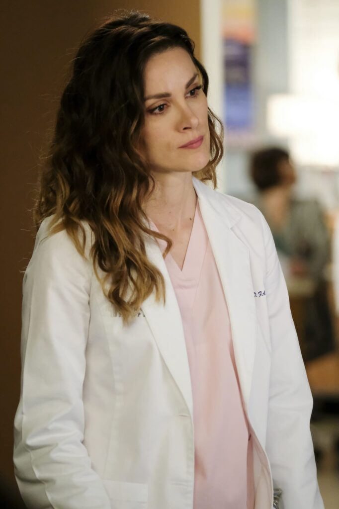 Protective Sister - Grey's Anatomy Season 16 Episode 15