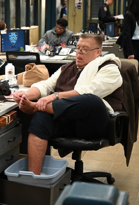 Scully Cleaning His Feet - Brooklyn Nine-Nine Season 7 Episode 3