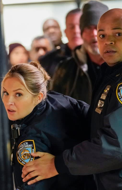 Shooting an Undercover - Blue Bloods Season 10 Episode 14