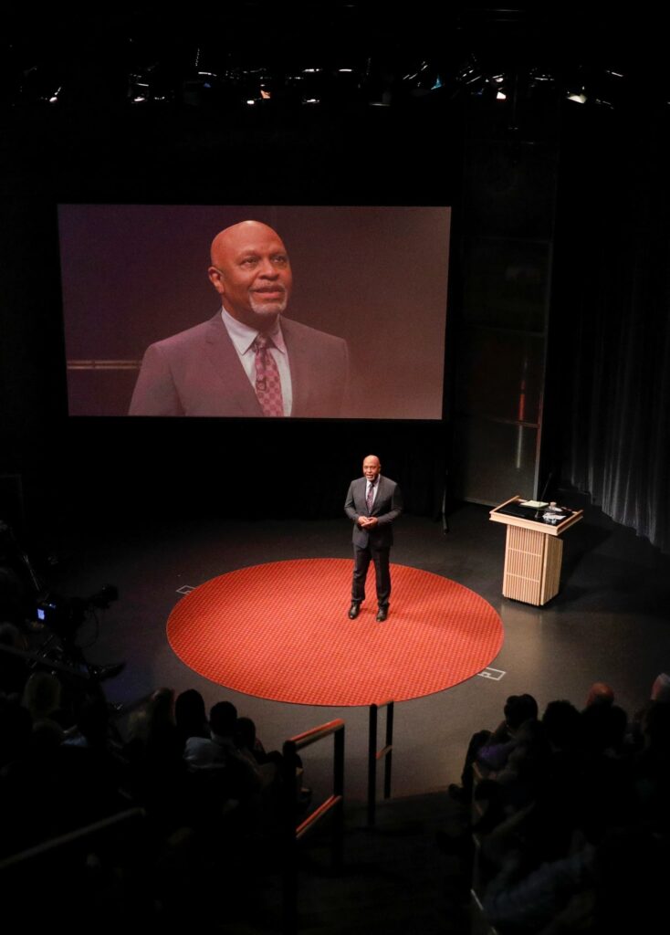 A Presentation - Tall - Grey's Anatomy Season 16 Episode 19