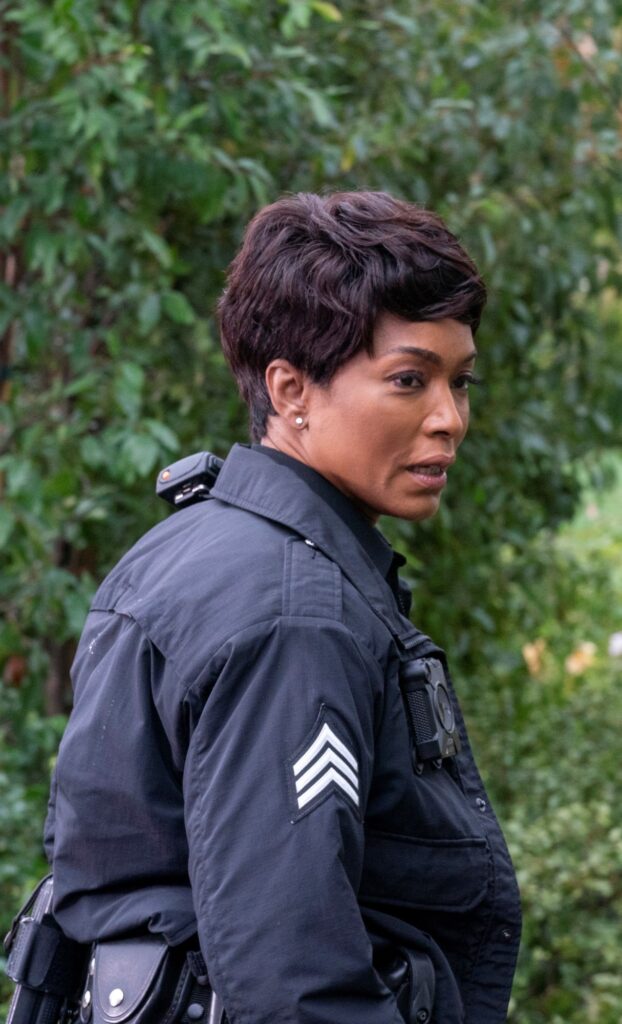 Athena On The Scene - 9-1-1 Season 3 Episode 12