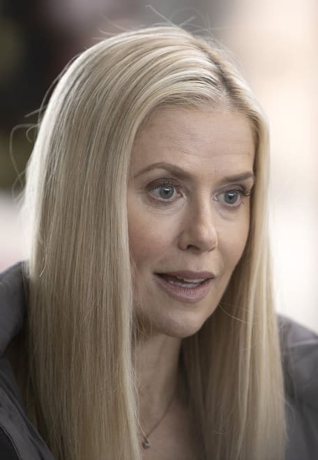 Julie making plans - Chicago Fire Season 8 Episode 17