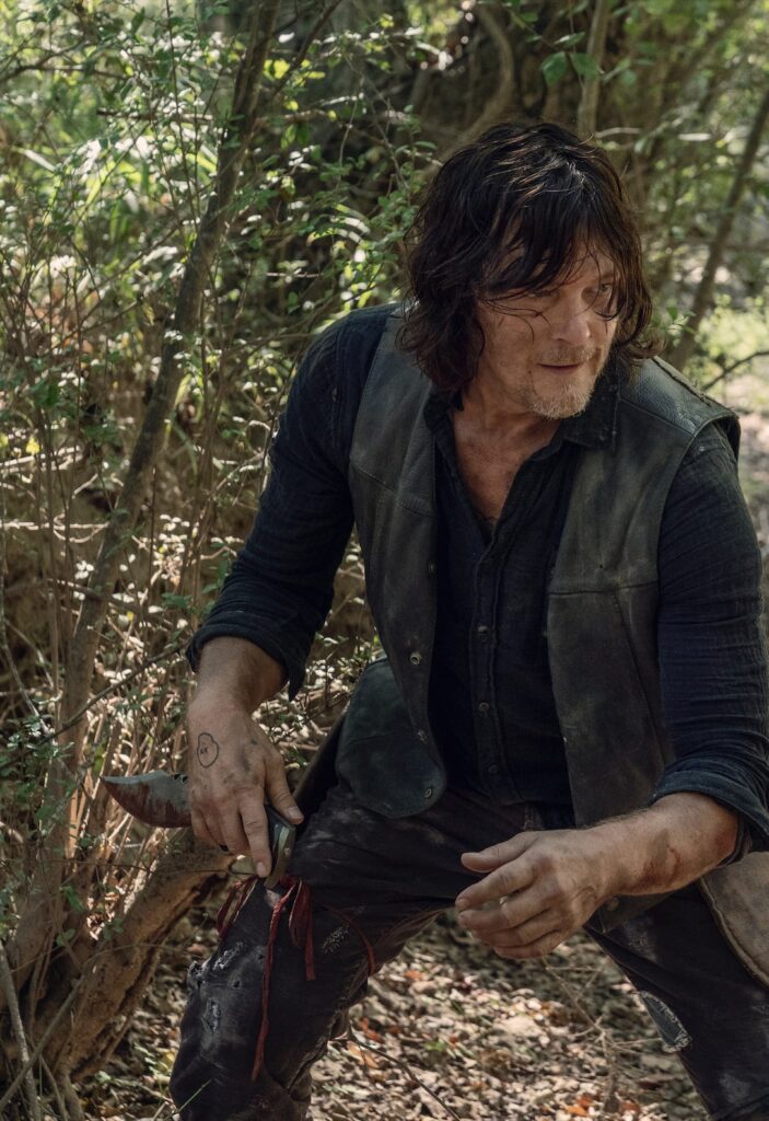 On the Hunt for His Friends - The Walking Dead Season 10 Episode 10
