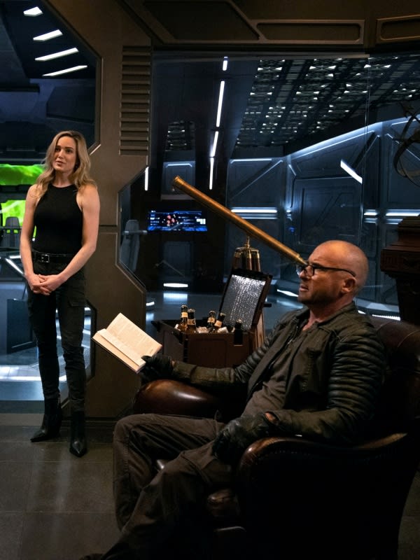 Sara and Mick - DC's Legends of Tomorrow Season 5 Episode 2