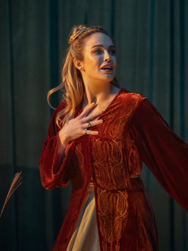 Sara Lance - DC's Legends of Tomorrow Season 5 Episode 7