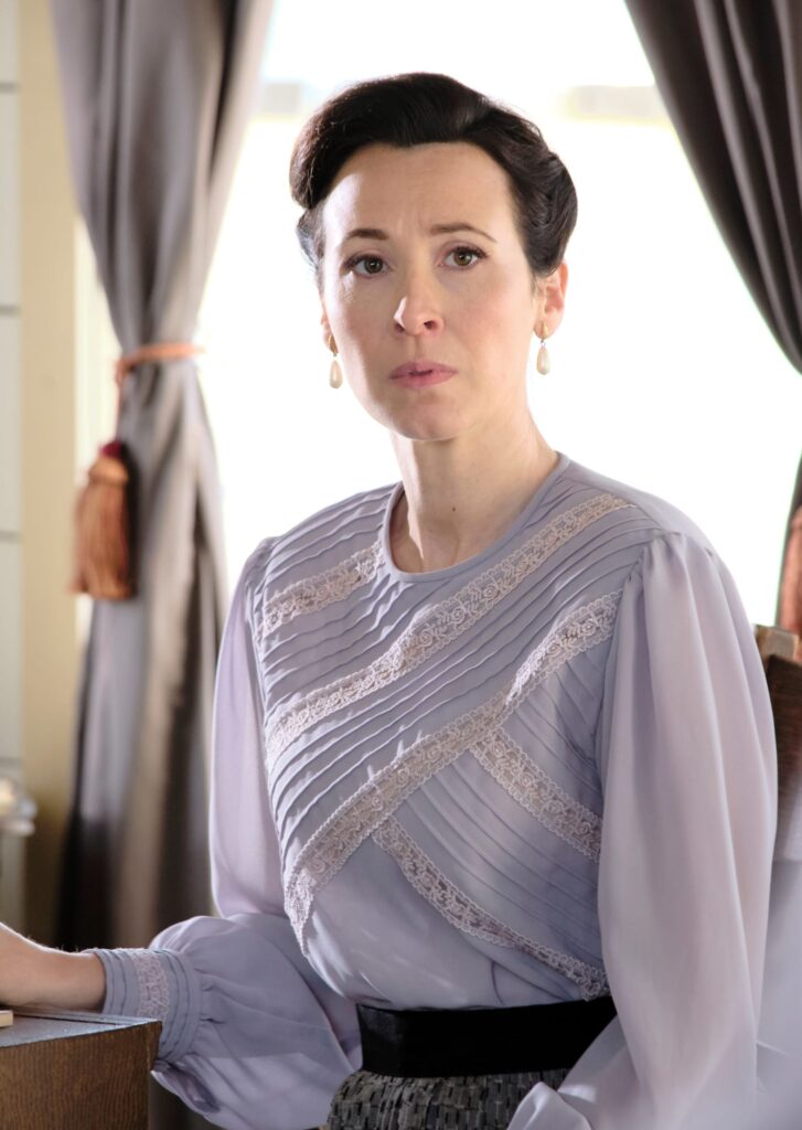 The Busybody - When Calls the Heart Season 7 Episode 2