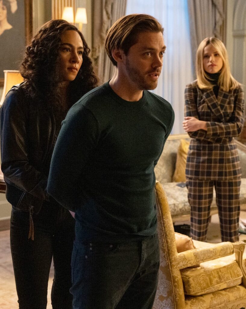 Dani Cuffs Malcolm - Tall - Prodigal Son Season 1 Episode 20