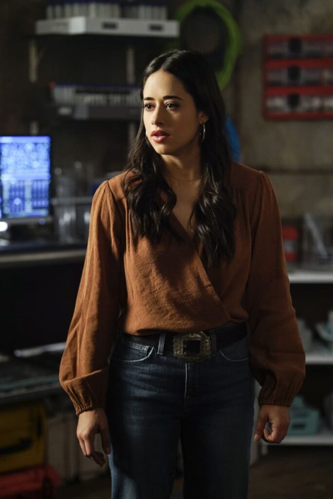 Liz Ortecho - Roswell, New Mexico Season 2 Episode 5