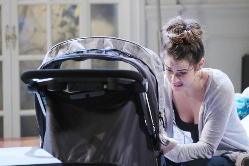 Sarah Hides Out - Days of Our Lives