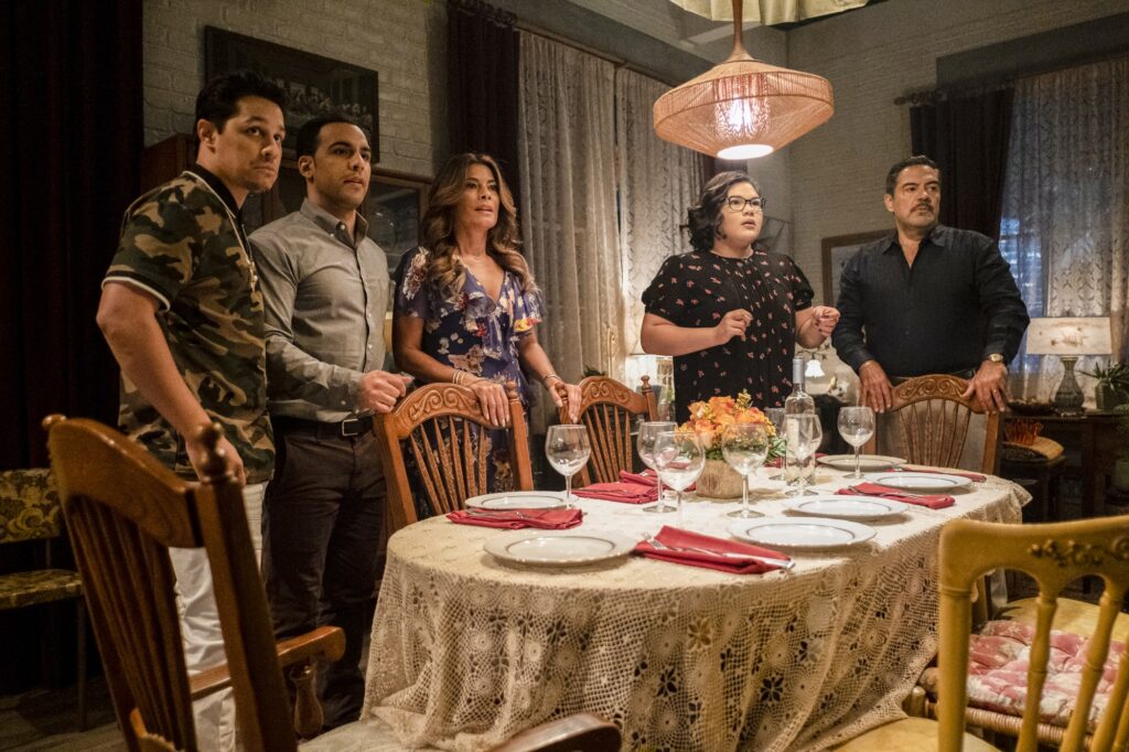 A Garcia Family Welcome - The Baker and the Beauty Season 1 Episode 4