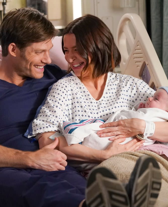 Amelink Baby - Tall - Grey's Anatomy Season 16 Episode 21