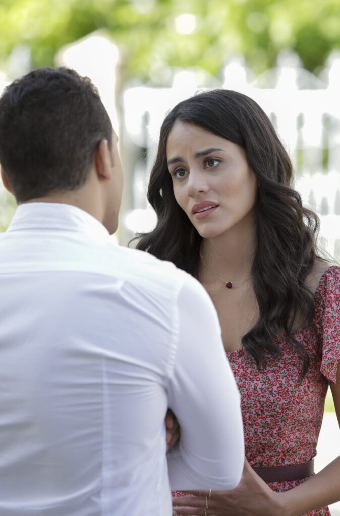 Exes Turned Friends - The Baker and the Beauty Season 1 Episode 7