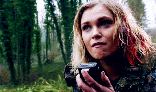 Clarke Calls Bellamy on The Radio - The 100 Season 4 Episode 13