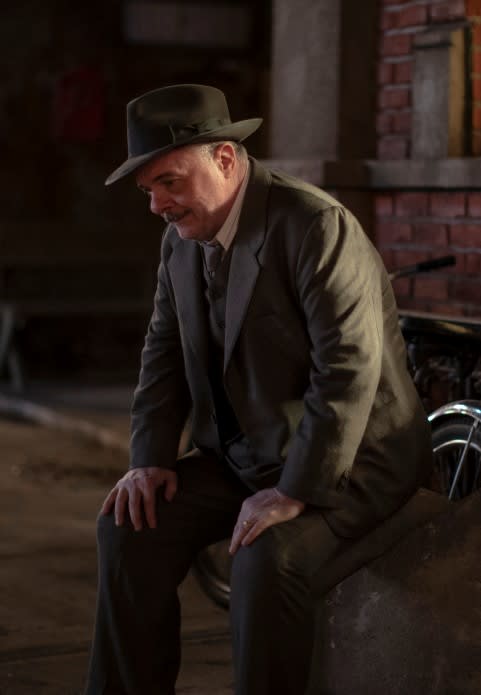 Downtrodden Lewis - Penny Dreadful: City of Angels Season 1 Episode 8