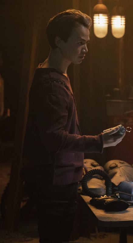 Jordan Assists Raven - The 100 Season 7 Episode 4