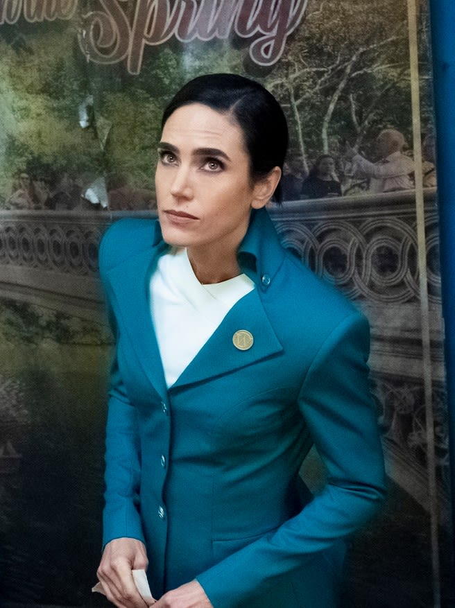 Looking Up - Snowpiercer Season 1 Episode 6