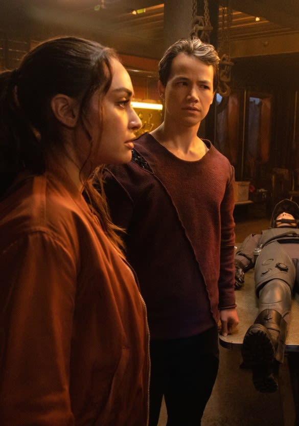 Raven and Jordan Help - The 100 Season 7 Episode 4