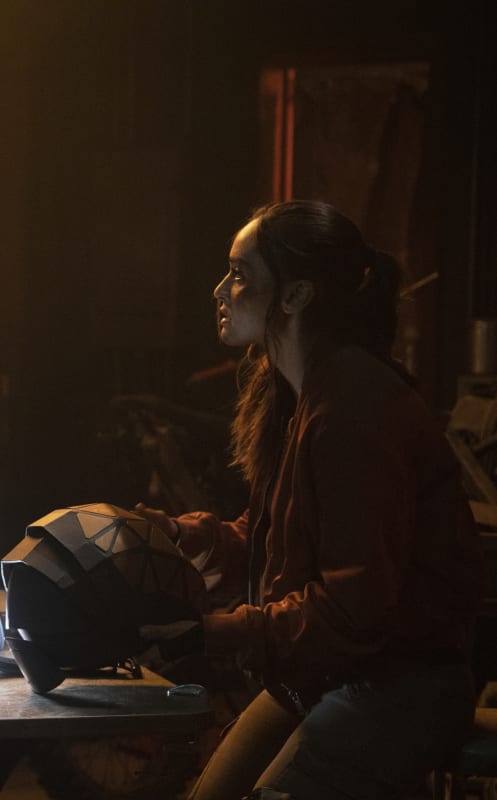 Raven Focues on The Mask - The 100 Season 7 Episode 4