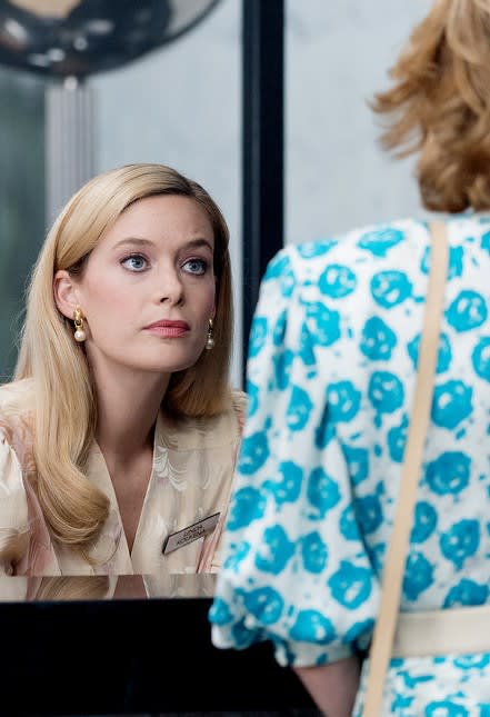 Receptionist Linda - Dirty John: The Betty Broderick Story Season 1 Episode 3