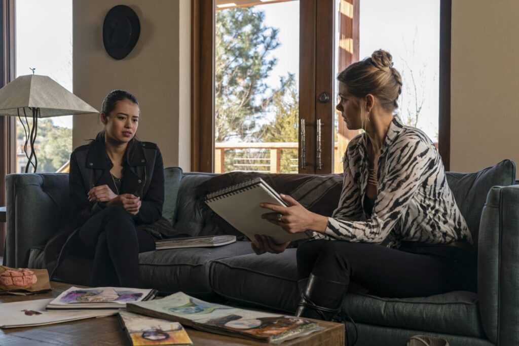 Rosa and Isobel - Roswell, New Mexico Season 2 Episode 11