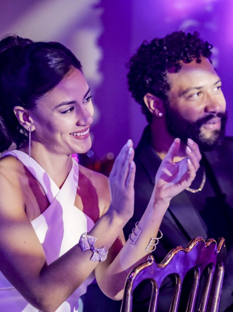 Vanessa's Date - The Baker and the Beauty Season 1 Episode 9