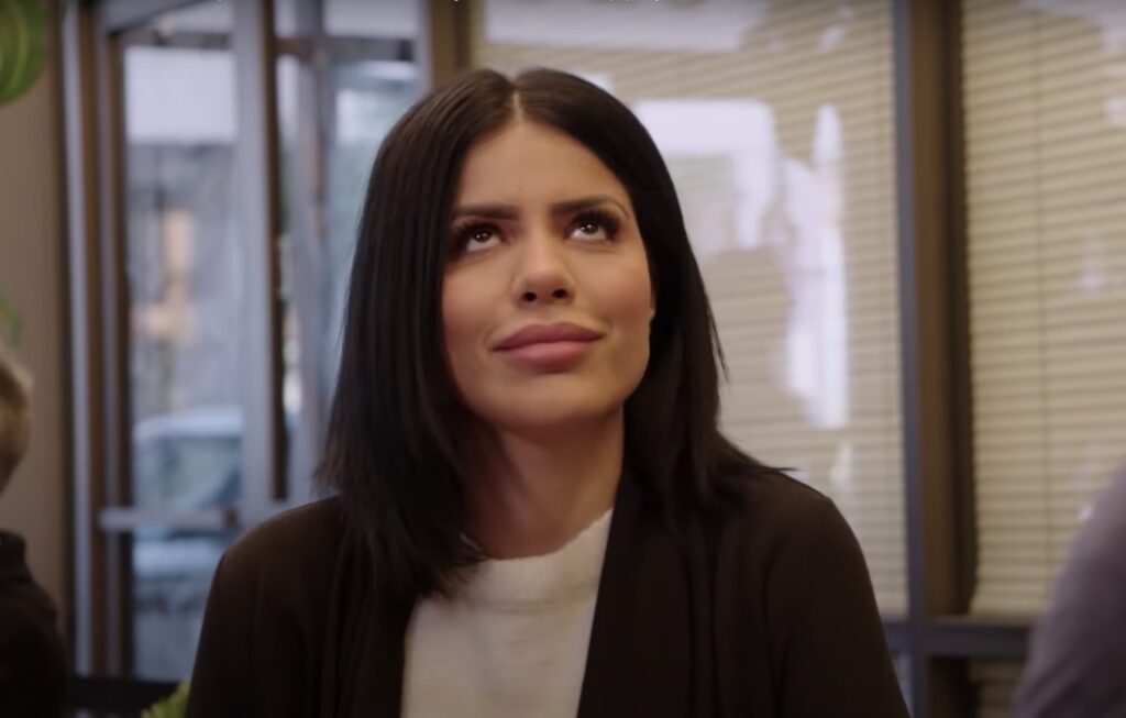 Larissa Rolls Her Eyes - 90 Day Fiance: Happily Ever After?