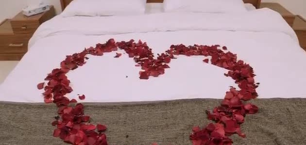 Romantic Gesture - 90 Day Fiance: The Other Way Season 2 Episode 8