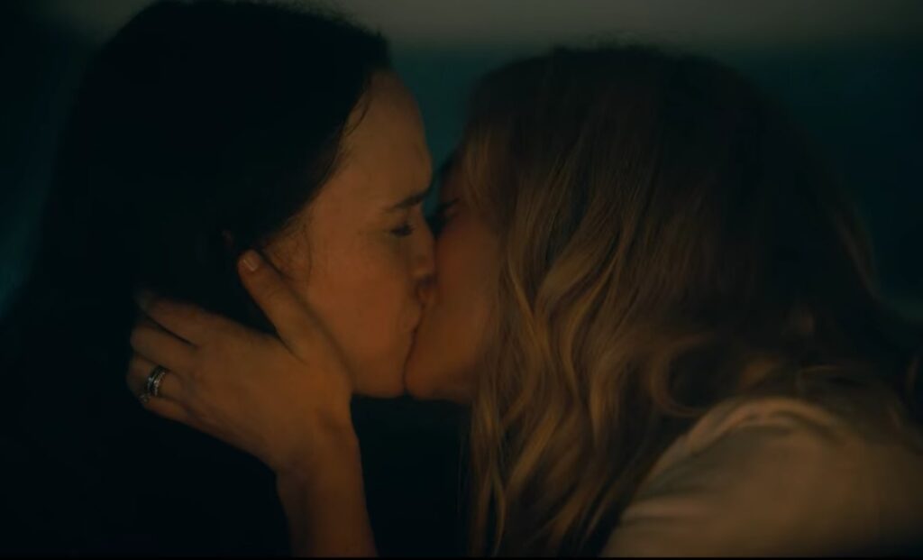 Sanya Secret Kiss - The Umbrella Academy Season 2 Episode 6