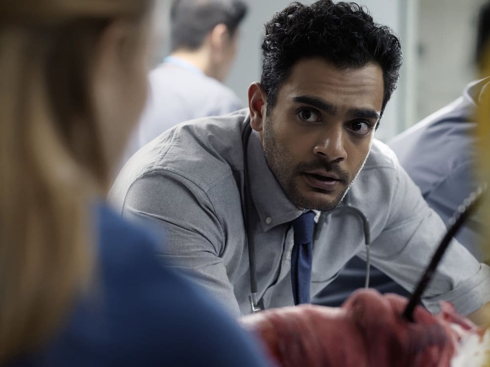 Bashir facing Magalie - Transplant Season 1 Episode 2