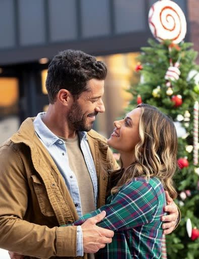 Warm Welcome - A Welcome Home Christmas 