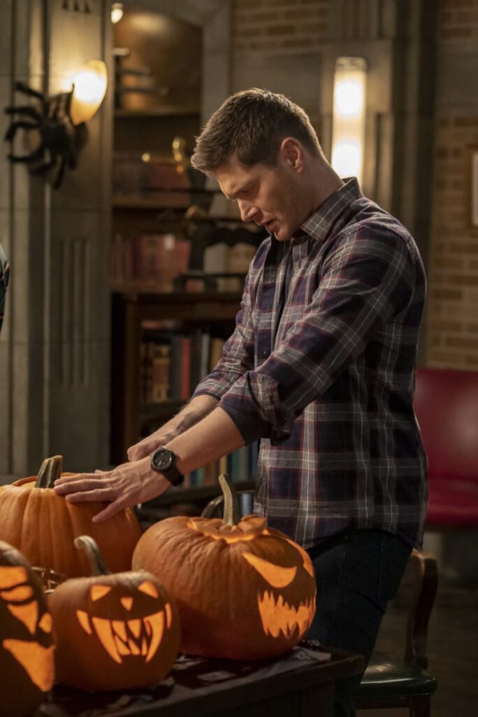 Dean Carves a Pumpkin - Supernatural Season 15 Episode 14