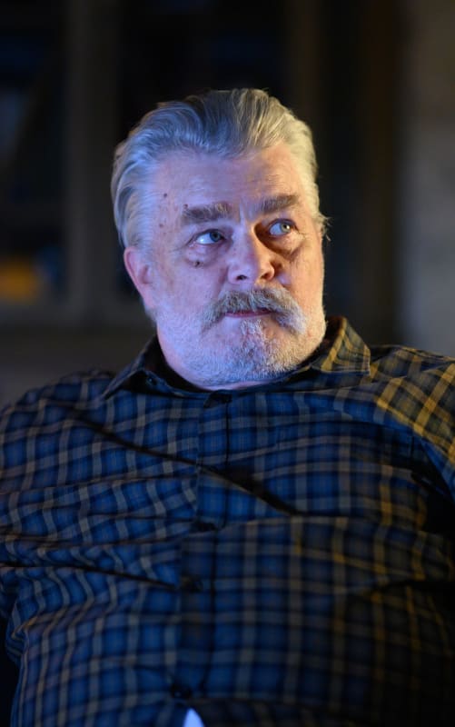 Gordon Cooper Watchs TV - Coroner Season 2 Episode 4