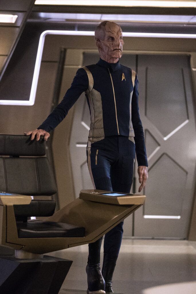 Saru Standing Tall - Star Trek: Discovery Season 1 Episode 3