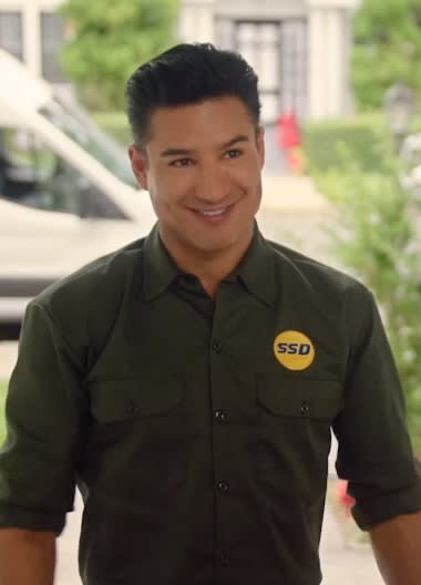 A Man in Uniform - Feliz NaviDAD