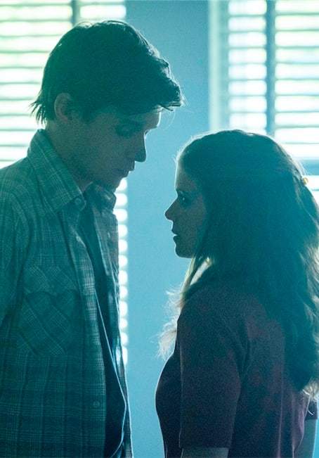 Claire + Eric close - A Teacher Season 1 Episode 2