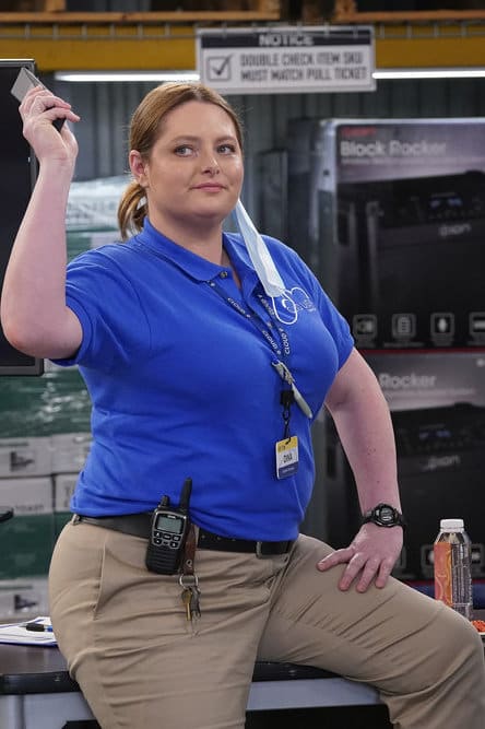 Fighting Dirty - Superstore Season 6 Episode 3