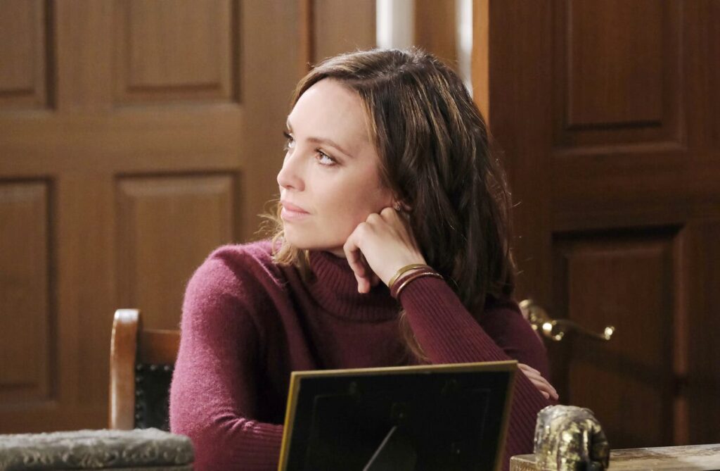 Gwen is Cryptic - Days of Our Lives
