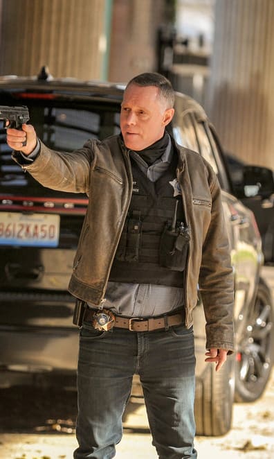 Voight Takes the Lead - Chicago PD Season 8 Episode 3