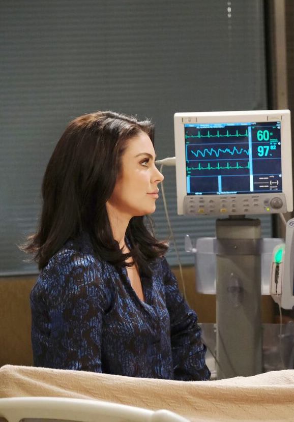 Chloe Offers To Help/Tall - Days of Our Lives