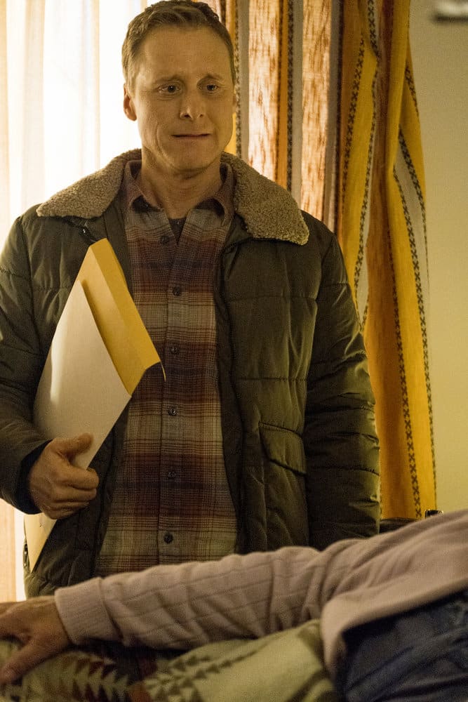Harry Tries to Understand - Resident Alien Season 1 Episode 4